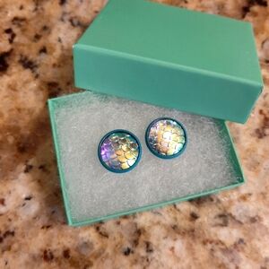 💥💥 Sale 💥💥 Iridescent Blue Mermaid Scale Stud Earrings